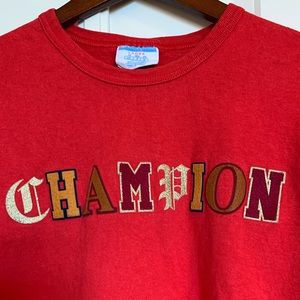 Champion Heritage Tee Old English Raised Graphic
